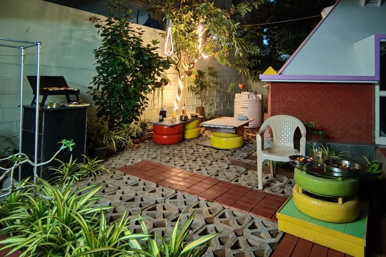 Cozy garden house with kitchen, sitout area& wifi.
