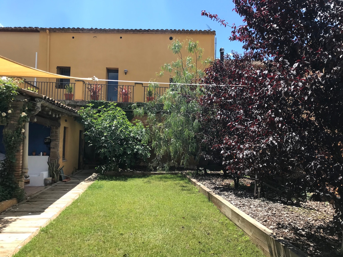 Casa rural al Penedès ，非常适合家庭入住。