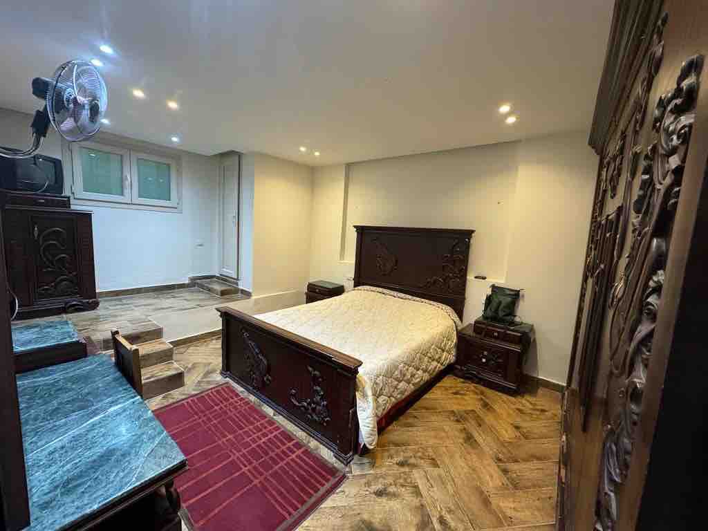 Spacious Master room in newly innovated apt
