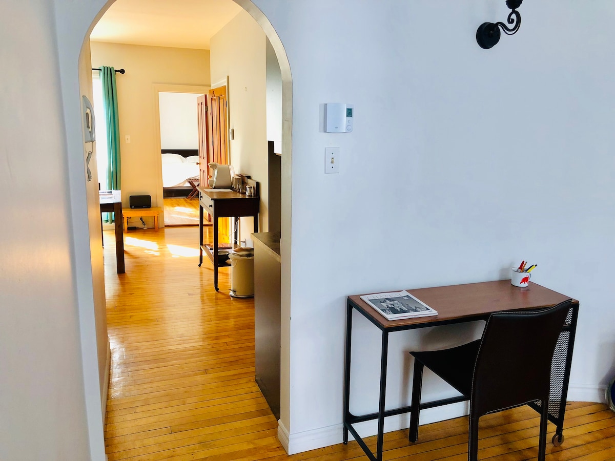 魁北克老城1卧室公寓和私人露台（长期）
