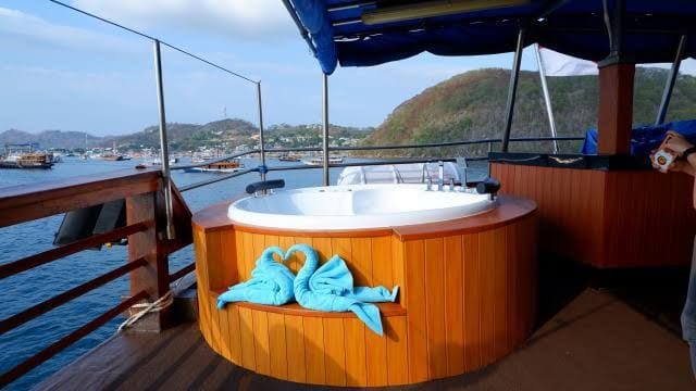 Luxury Phinisi Sea Safari VII