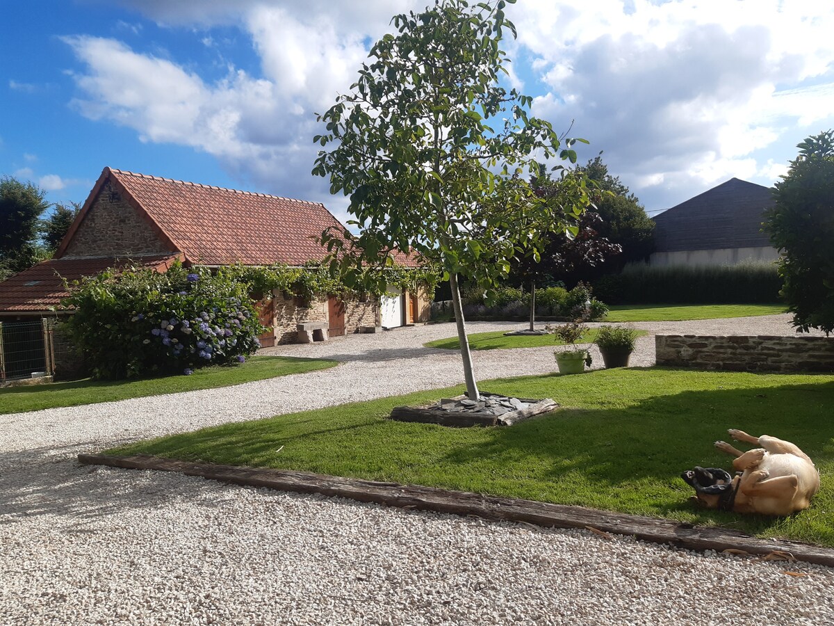 Gîte en pierres cosy au calme de la campagne