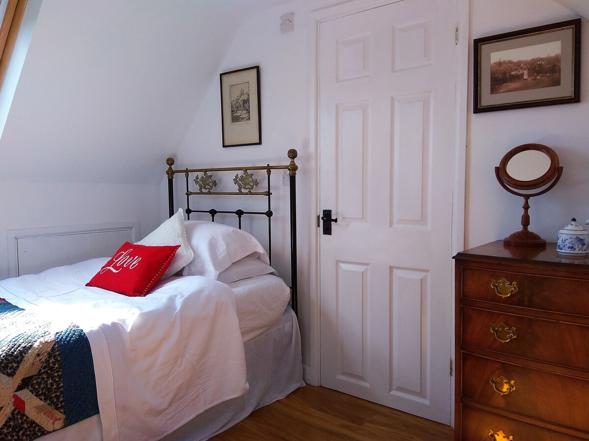 Corvesgate Cottage -城堡景观套房， 2间卧室