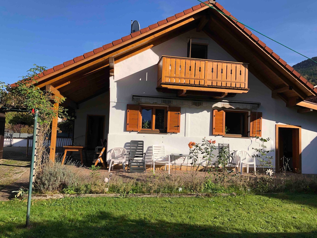 Gemütliches Landhaus mit Garten