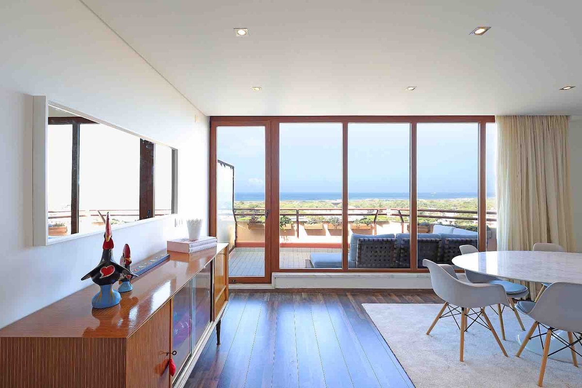 Oceanview Penthouse by the Beach 2 Bedroom