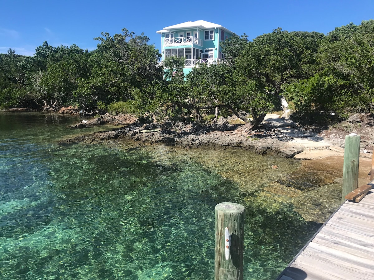 Blacktipcove House on Sea of Abaco with Dock