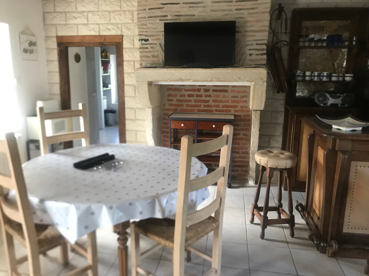 CHARMANTE MAISONNETTE à VENDAT (15 mns de Vichy)