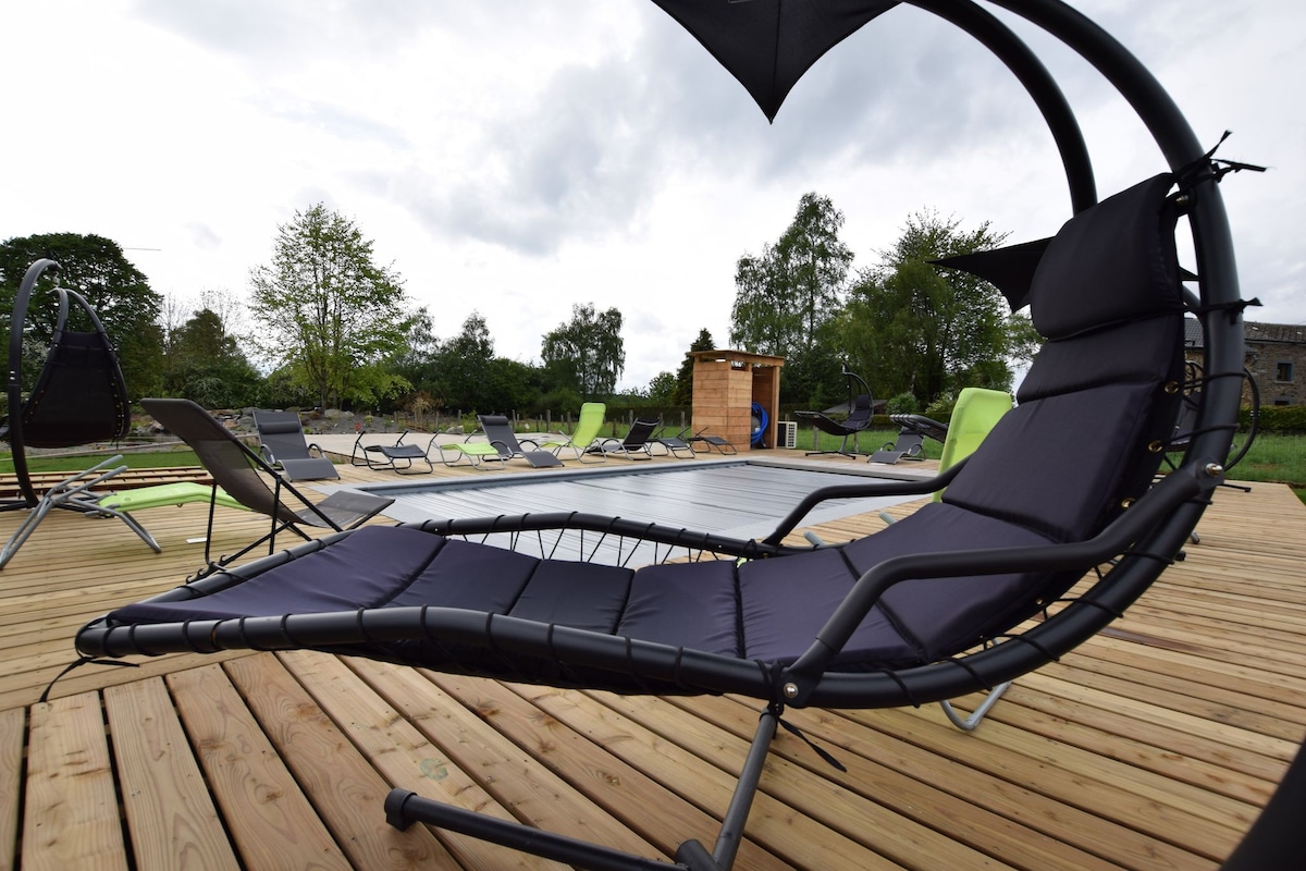 Spacious Holiday Home La Roche-en-Ardenne withPool