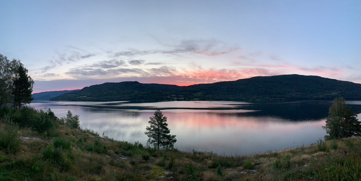 Norehvil, by the lake at Norefjell