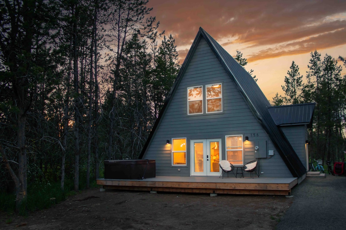 A-frame | Hot Tub | Fire Pit | Pet Friendly