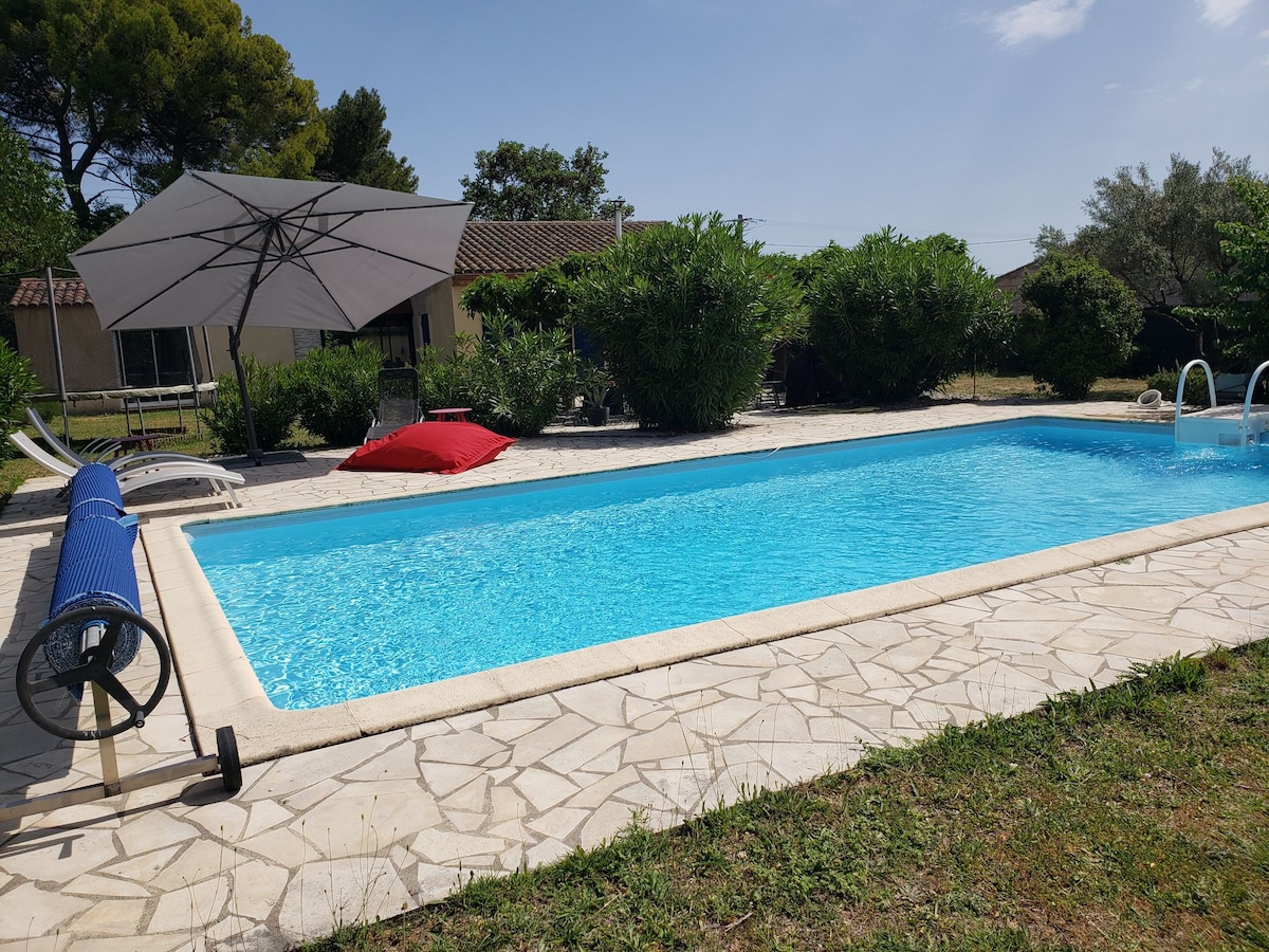 Paisible villa avec piscine