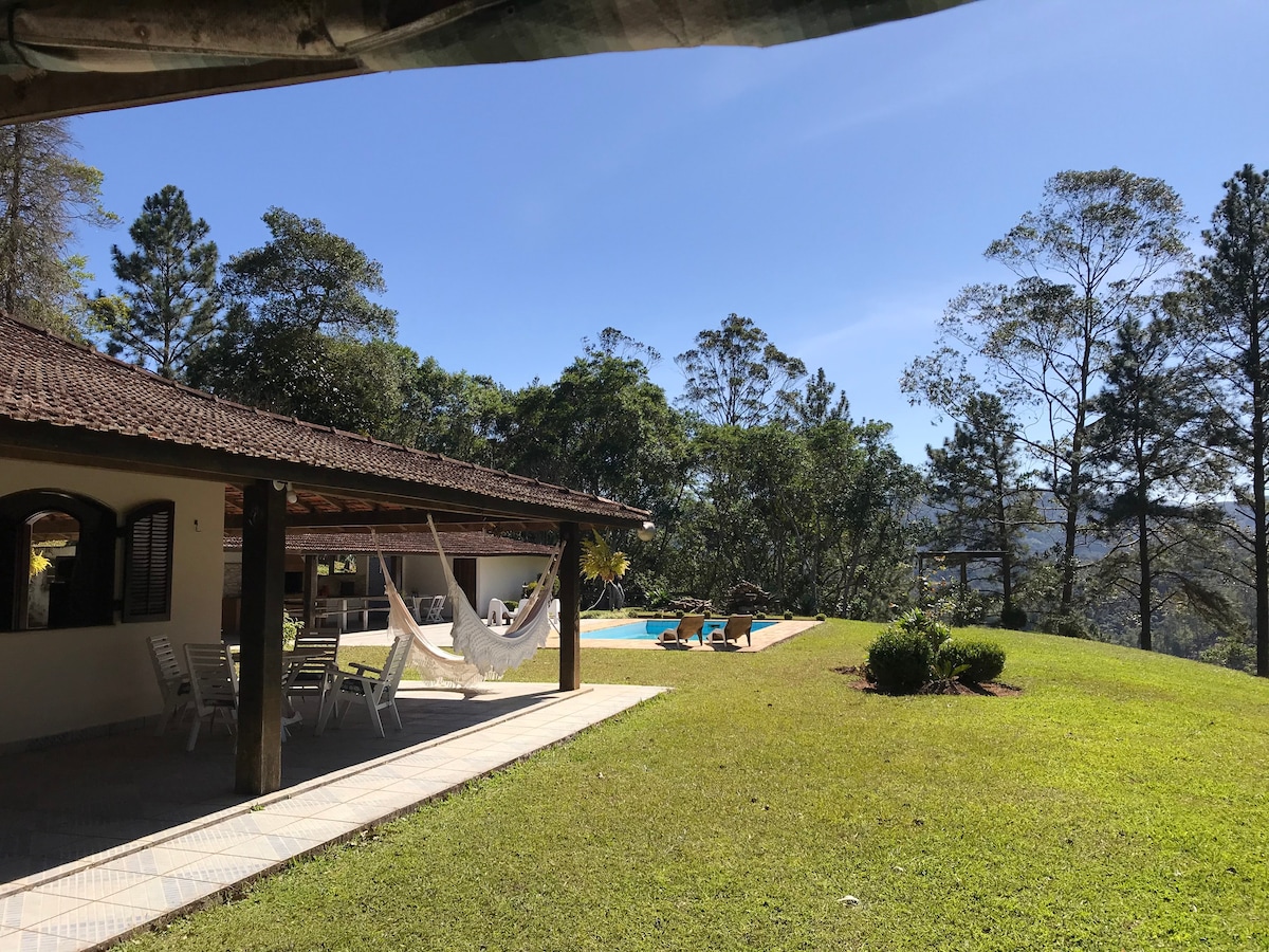 Deliciosa casa de campo 50km de São Paulo c/ Wi-Fi
