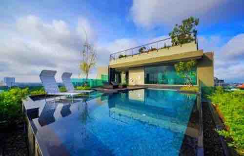 Condo in the middle of CNX city, Rooftop Pool &Gym