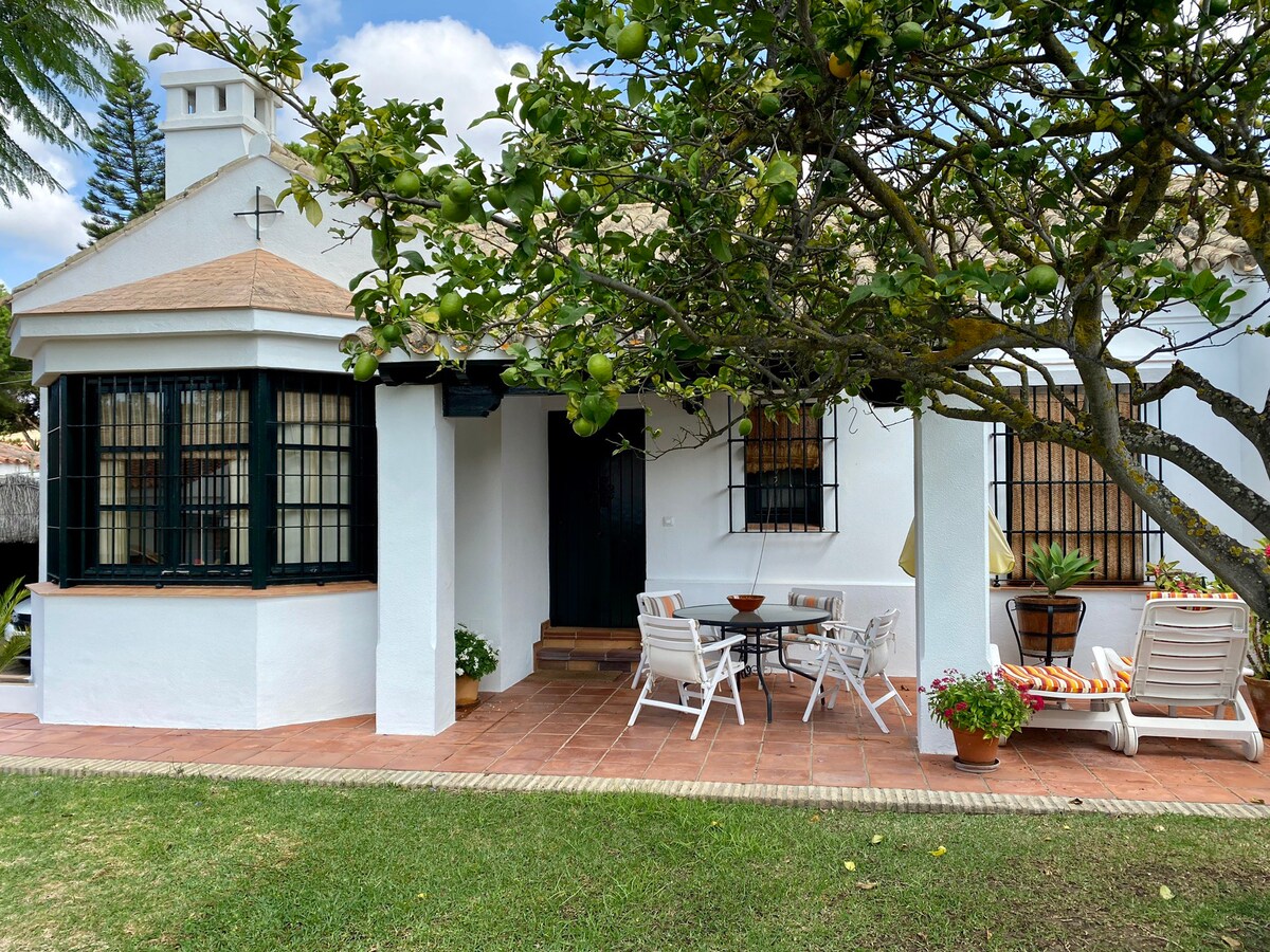 Casa familiar con jardin a pie de playa