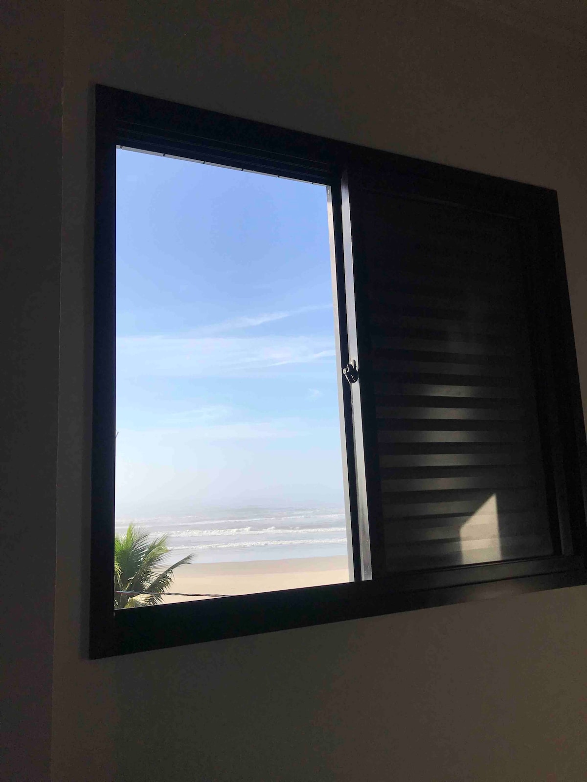 Apê 24 pé na areia e vista pro mar