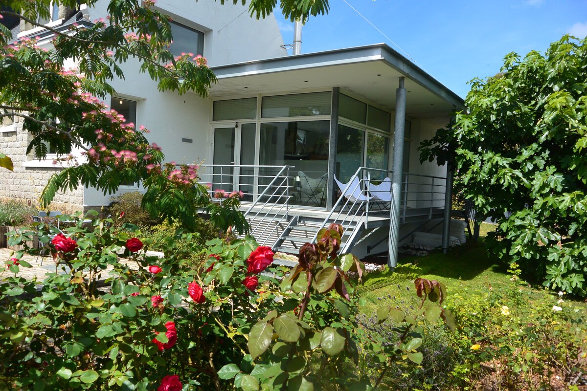 Modern House, Garden & Seaview in Sainte Marine