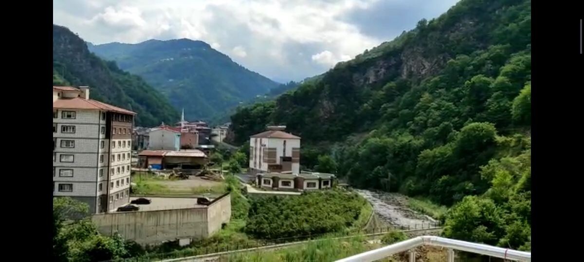 Uzungöl 25km mesafe Solaklı deresi manzaralı