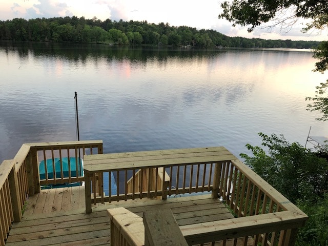 威索塔湖小木屋（ Lake Wissota Cabin ） ，可欣赏水景和交通便利