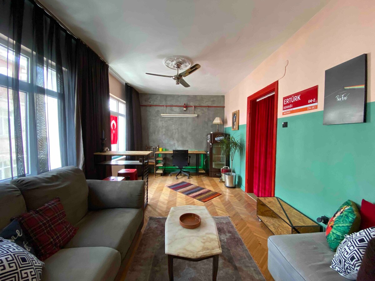 Artistic, Central Full Apt in Old Town Istanbul