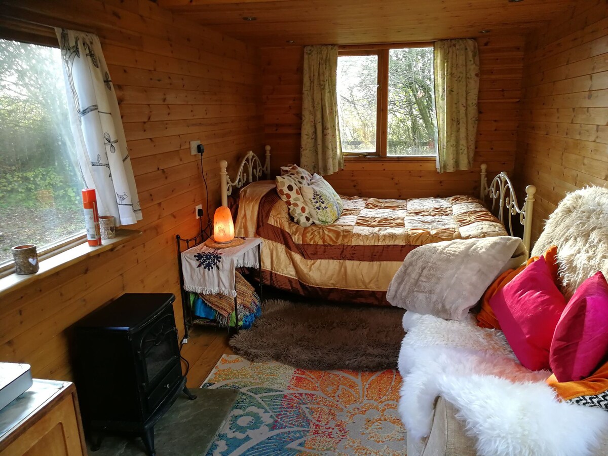 Snuggly Cabin Hideaway