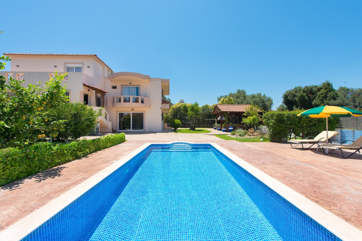 Luxury VILLA REA , swimming pool ,5 bdrs