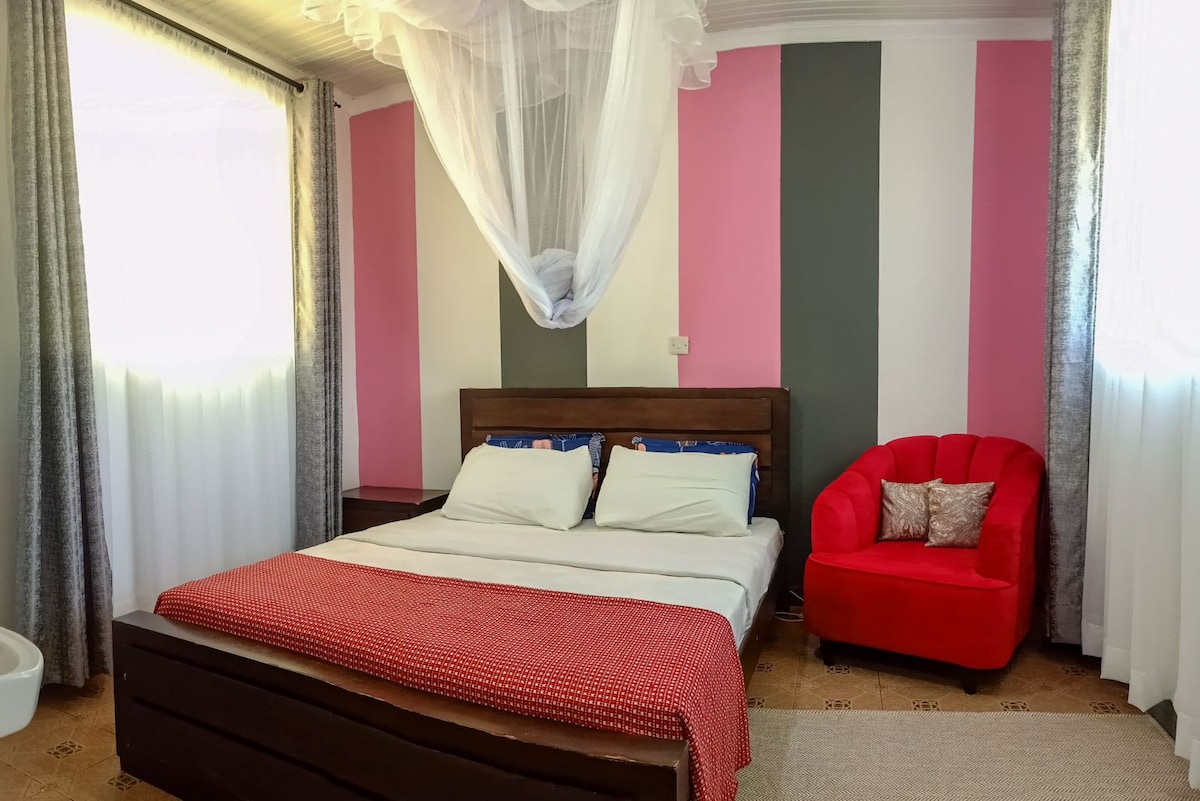 En-suite Spacious room Milimani near Dunga Beach