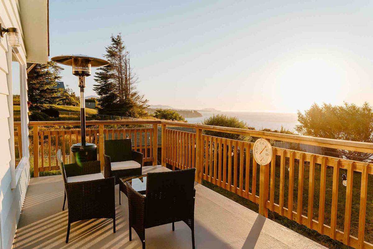 Bluff Cottage - Waterfront Home near Olympic NP