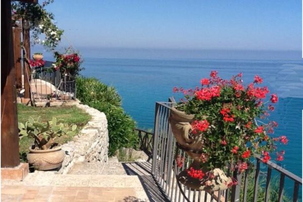 Villa with private sea access near Tropea