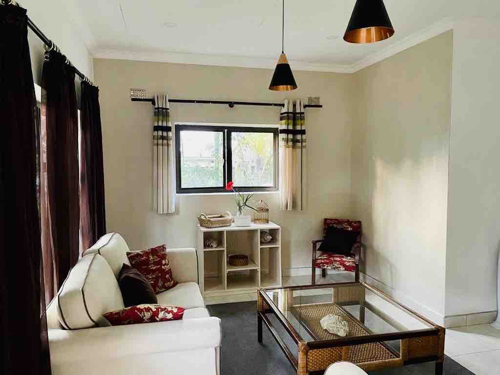 Azalea Gardens: Luxury 2-Bed Apartment, Blantyre