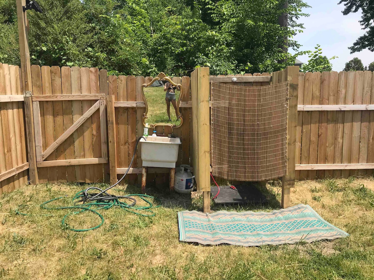 Camp w/ Outdoor Shower & Pool!