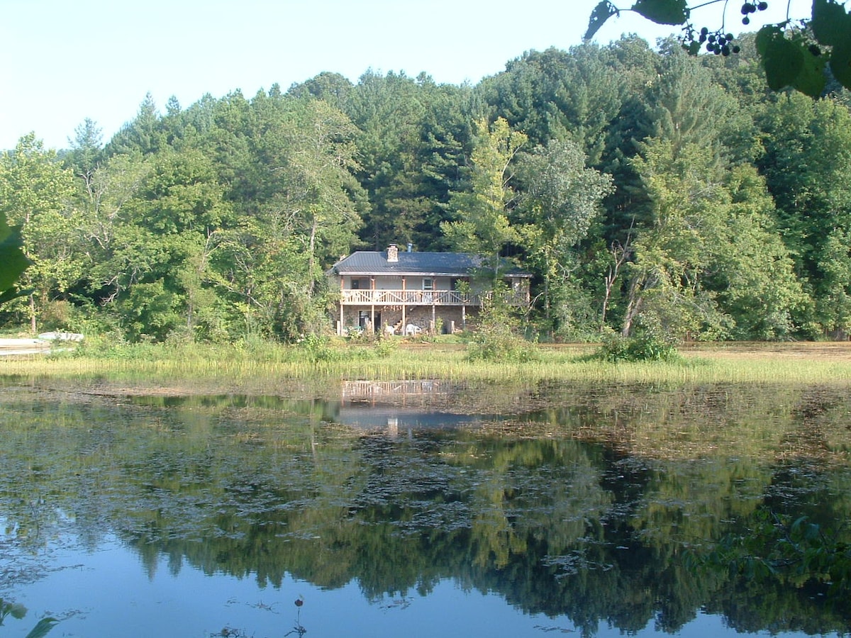 海狸湖畔别墅（ Beaver Lake House ）欢迎来到社交距离之地！