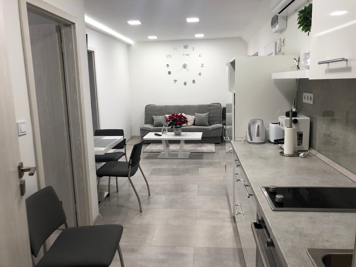 Aranykéz Apartman , Esztergom belváros