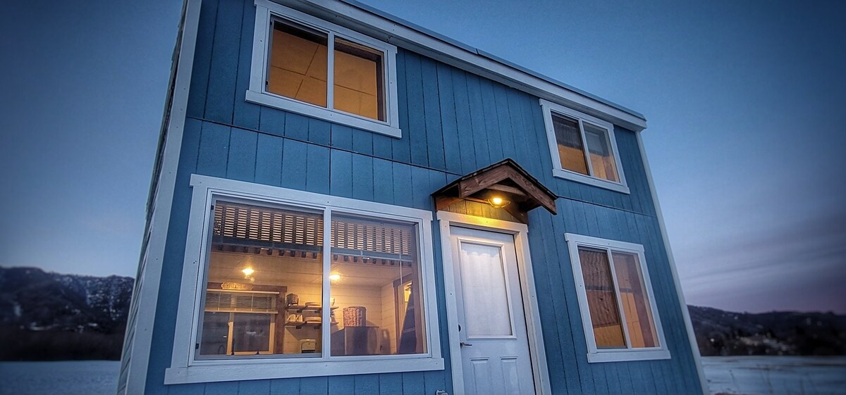 冰川景观微型住宅，占地28英亩， 180 °海湾景观