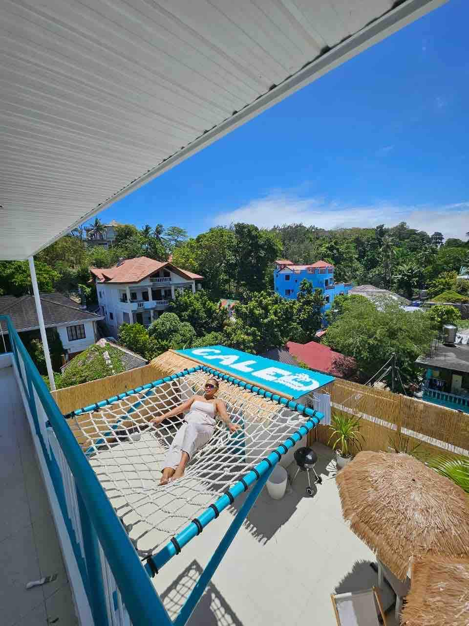 Exclusive Rooftop Villa Near Station 3 Beachfront