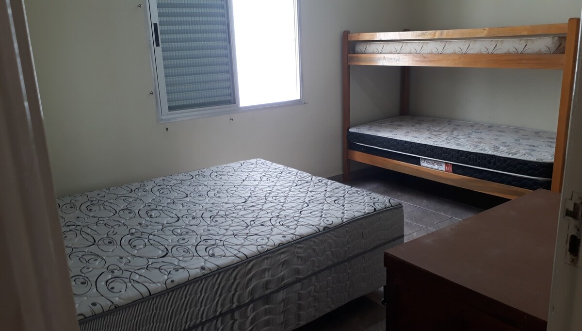 Apartamento em Mongaguá,  frente ao mar .