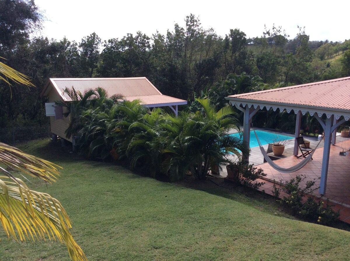 Bungalow créole, piscine au Cap Est