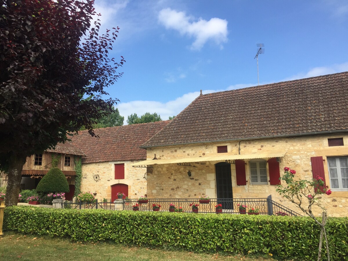 Maison Périgourdine "é la maison fleurie"