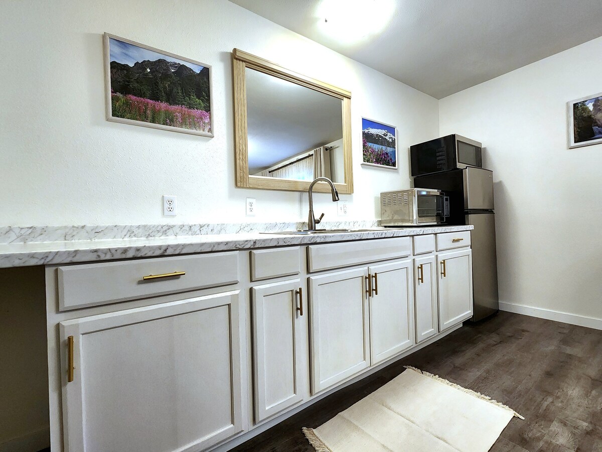 AK Fireweed 2 bedroom by airport