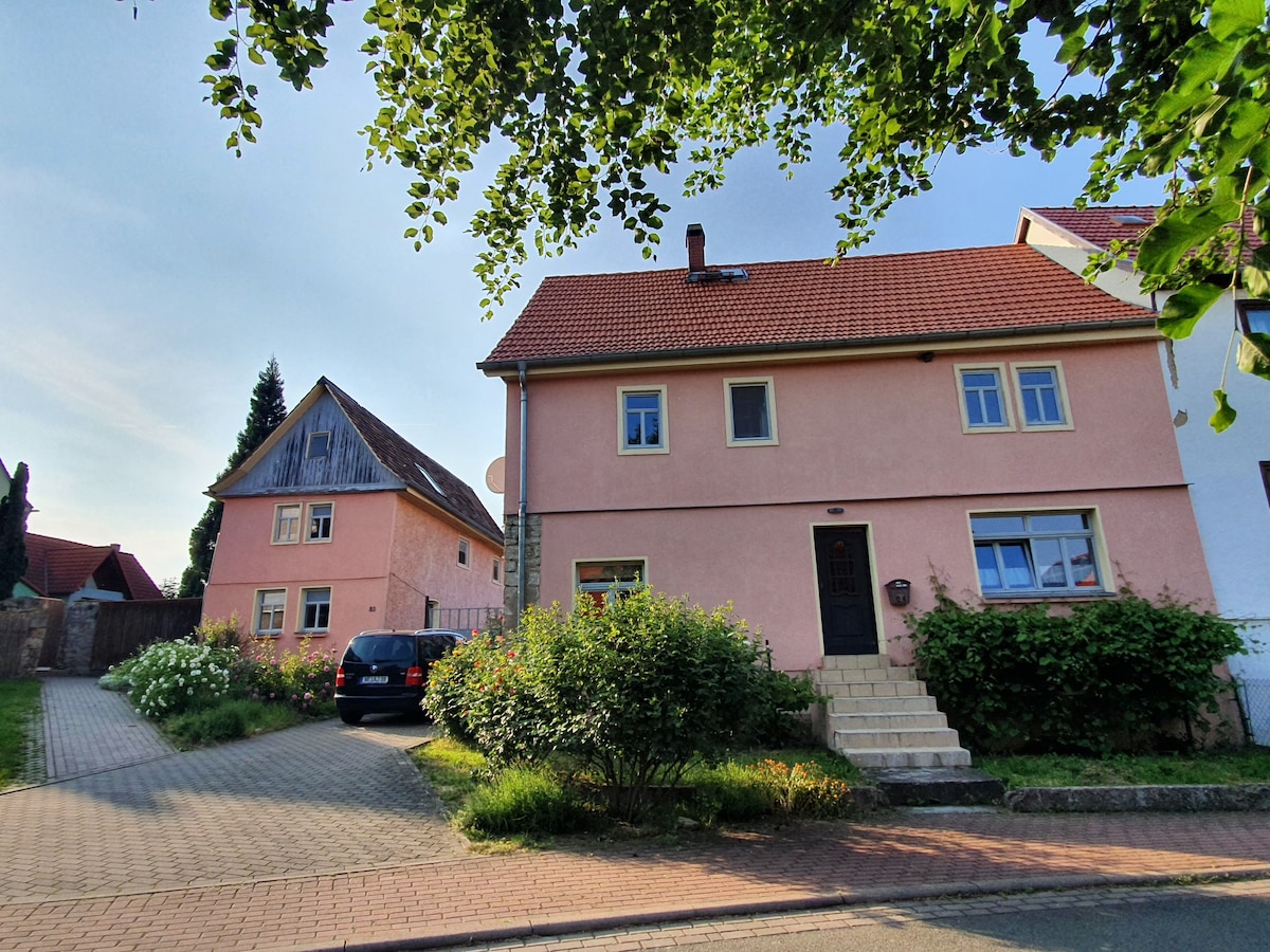 魏玛附近的复古「Landhaus Rosa」