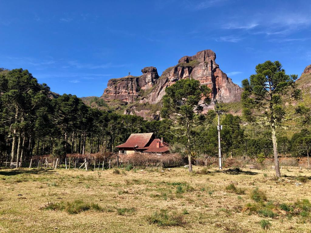 美丽的农舍，可欣赏佩德拉-达圭亚（ Pedra da Águia ）的独家景色