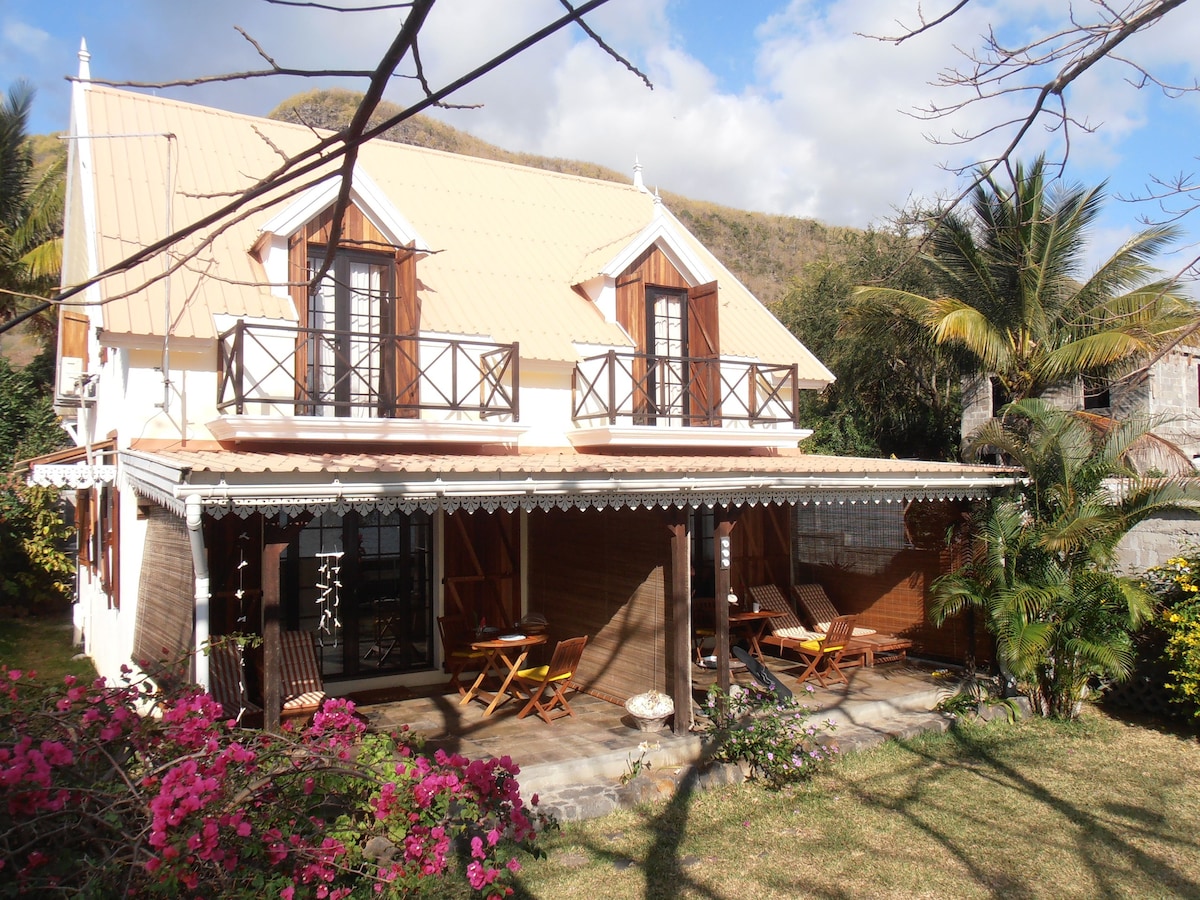 Eco Fisherman's Cottage at Le Morne surf spot LM2