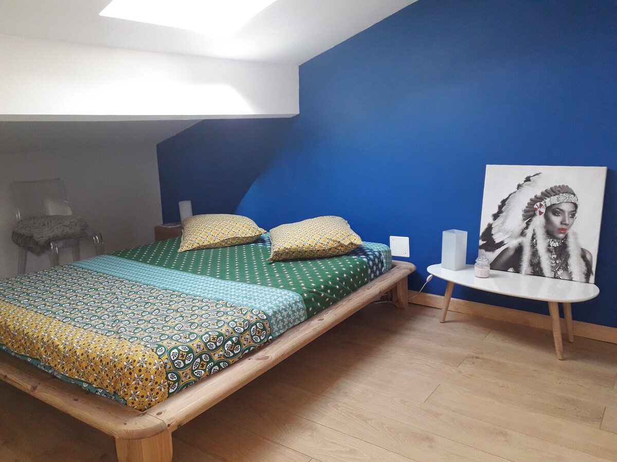 蓝色房间床2个名额