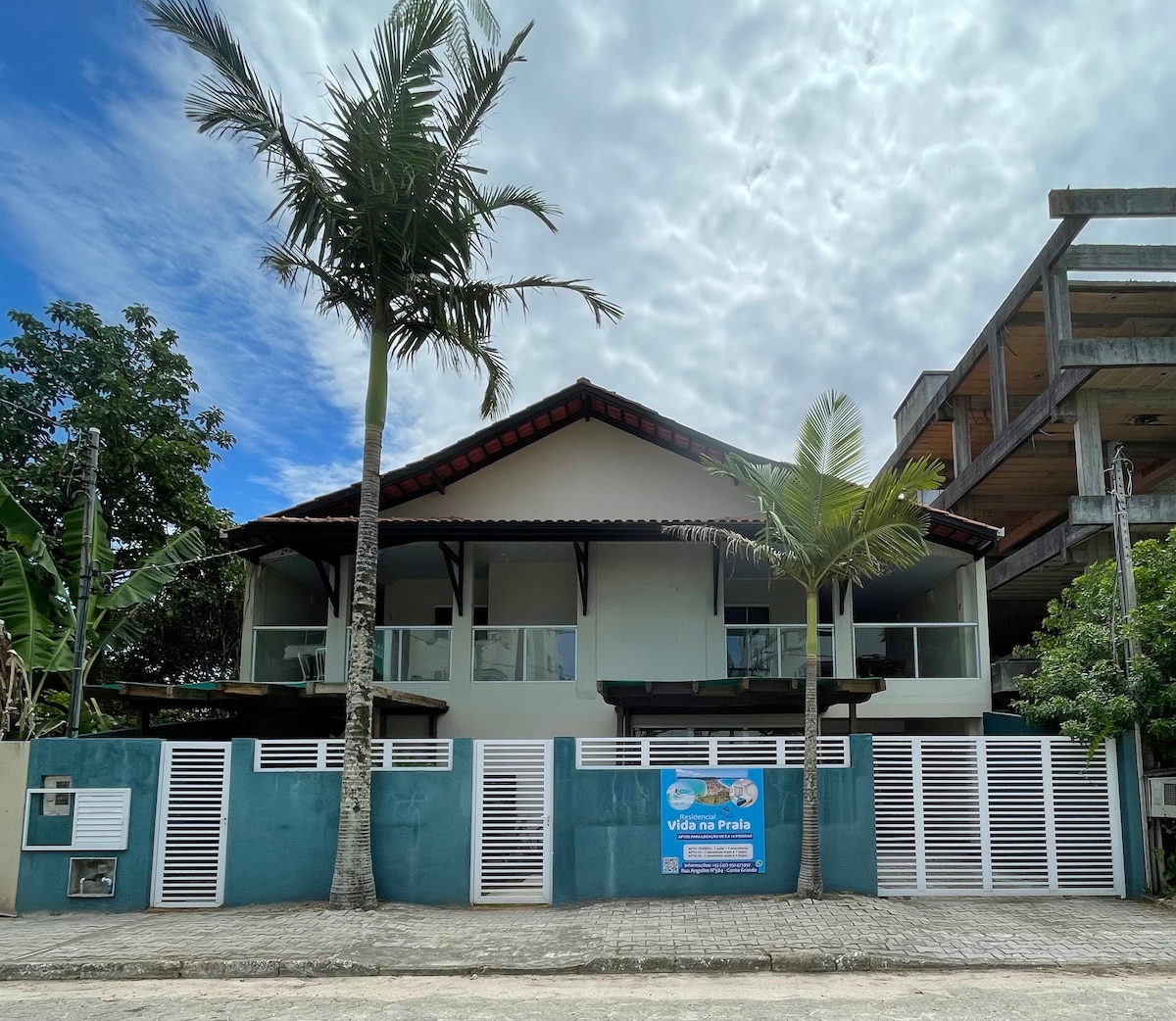 Apto Térreo Vida na Praia com Piscina- 200m do Mar