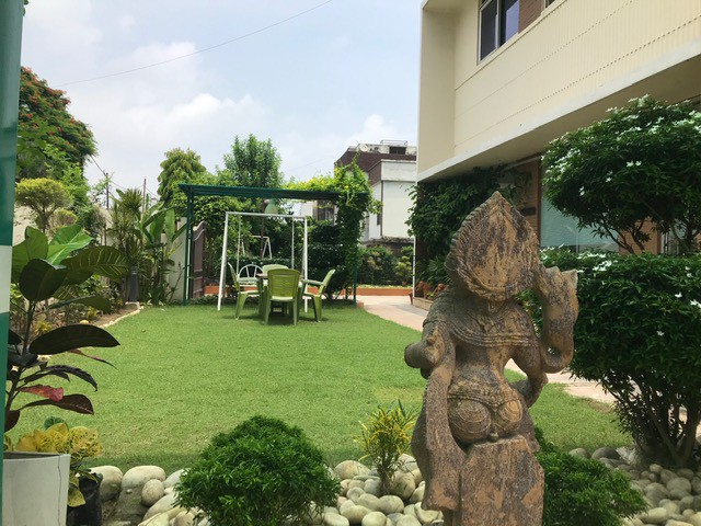 Serene 6BHK Bungalow Flr w/Garden I City Centre