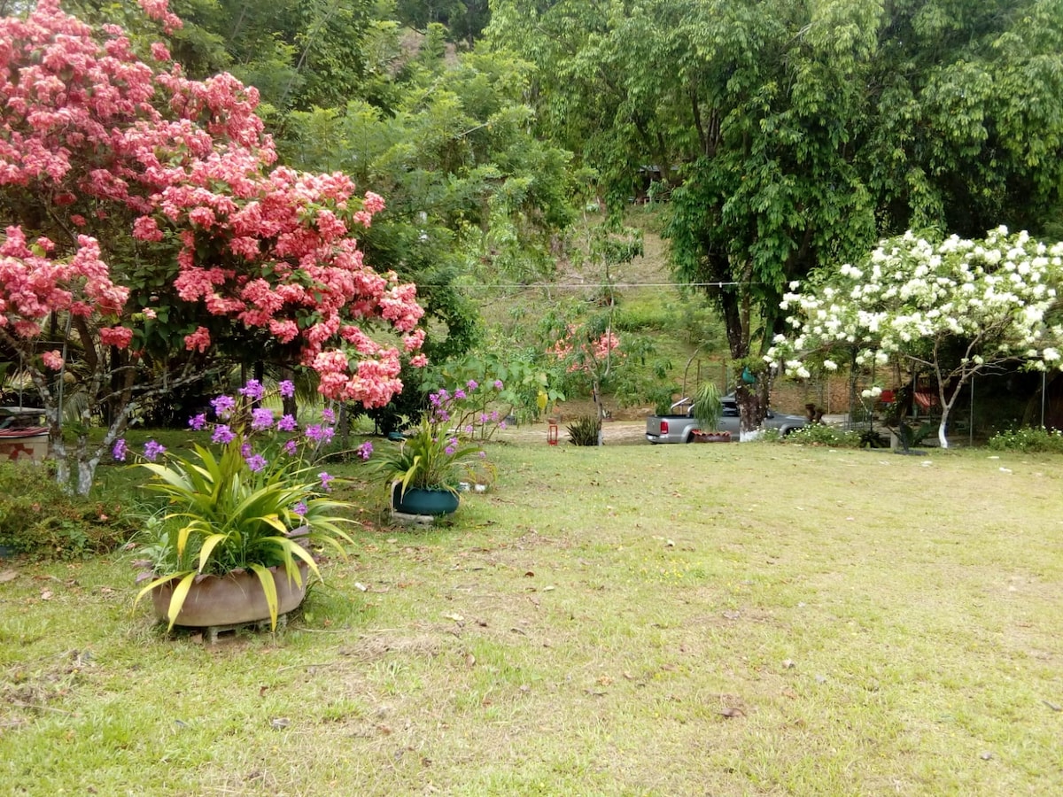 Flor de Lis Cabins, Cabin 2, La Ceiba