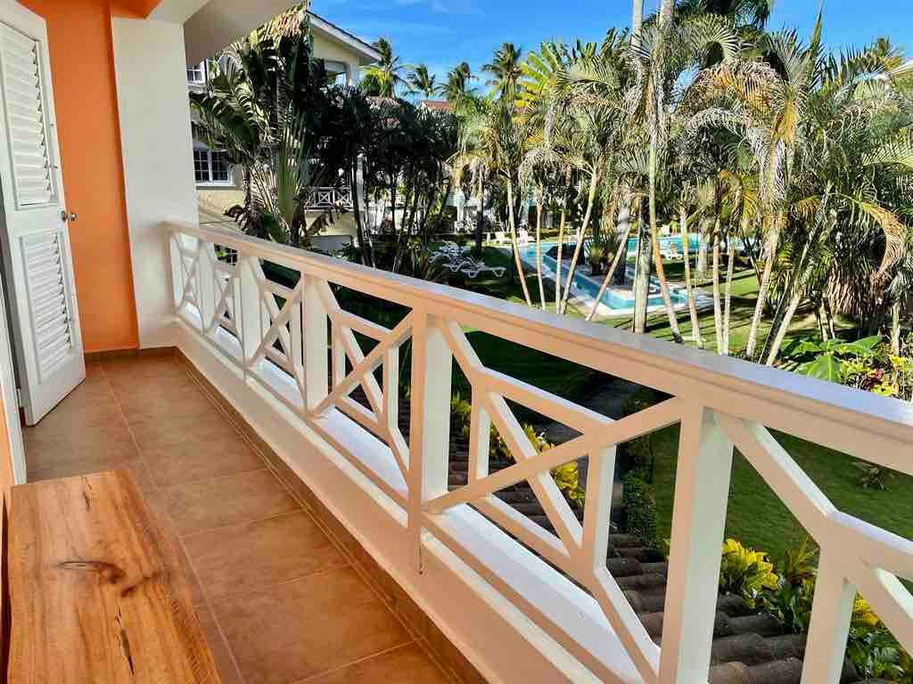 Perfect location: steps from beach & town