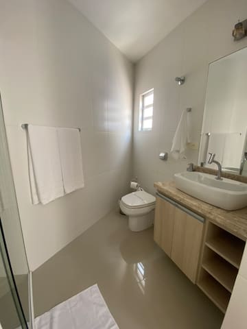 Entire home with 3 bedrooms in Matinhos - Sobrado bem localizado em Caiobá