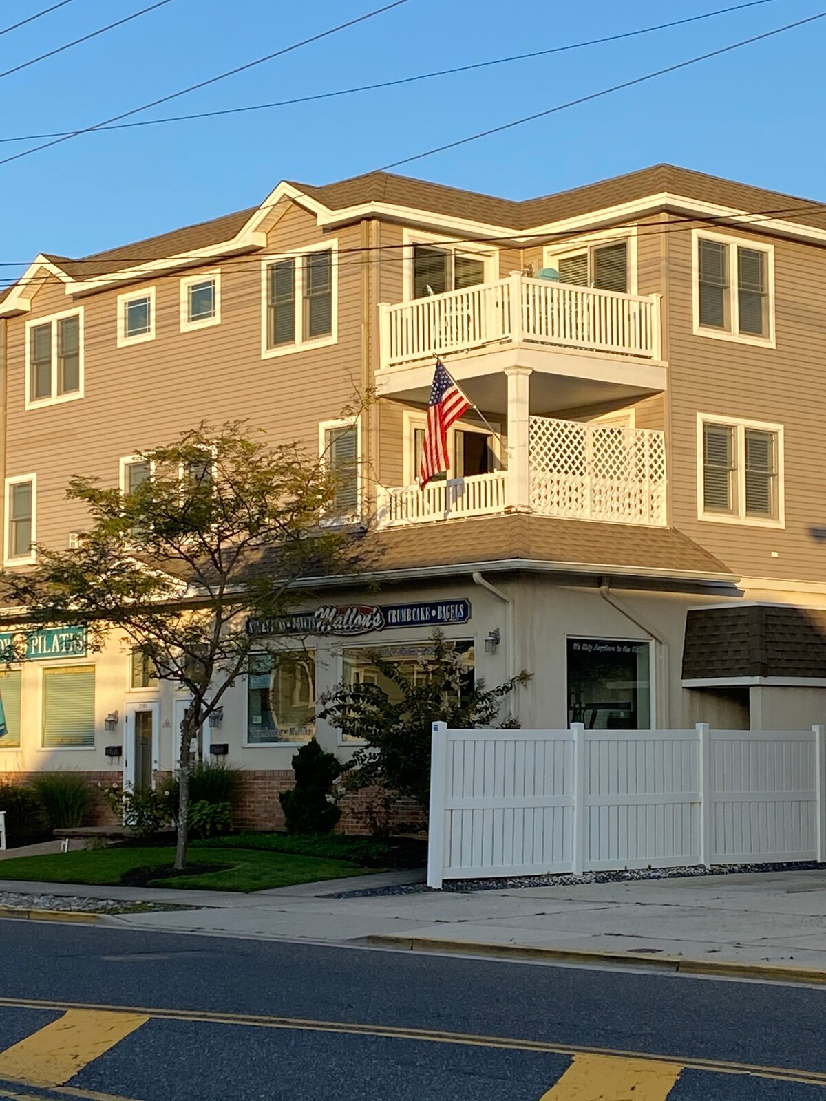 新泽西州阿瓦隆美丽的两层海湾景观公寓