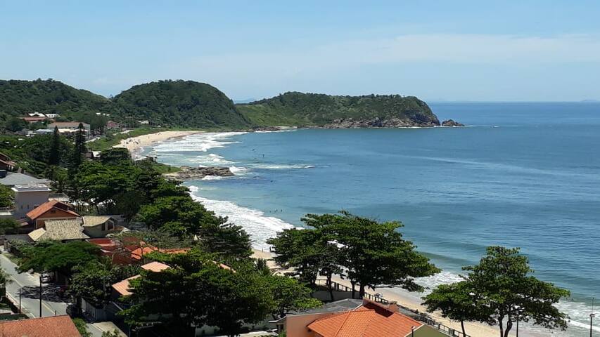 Praia de Armação do Itapocorói的民宿