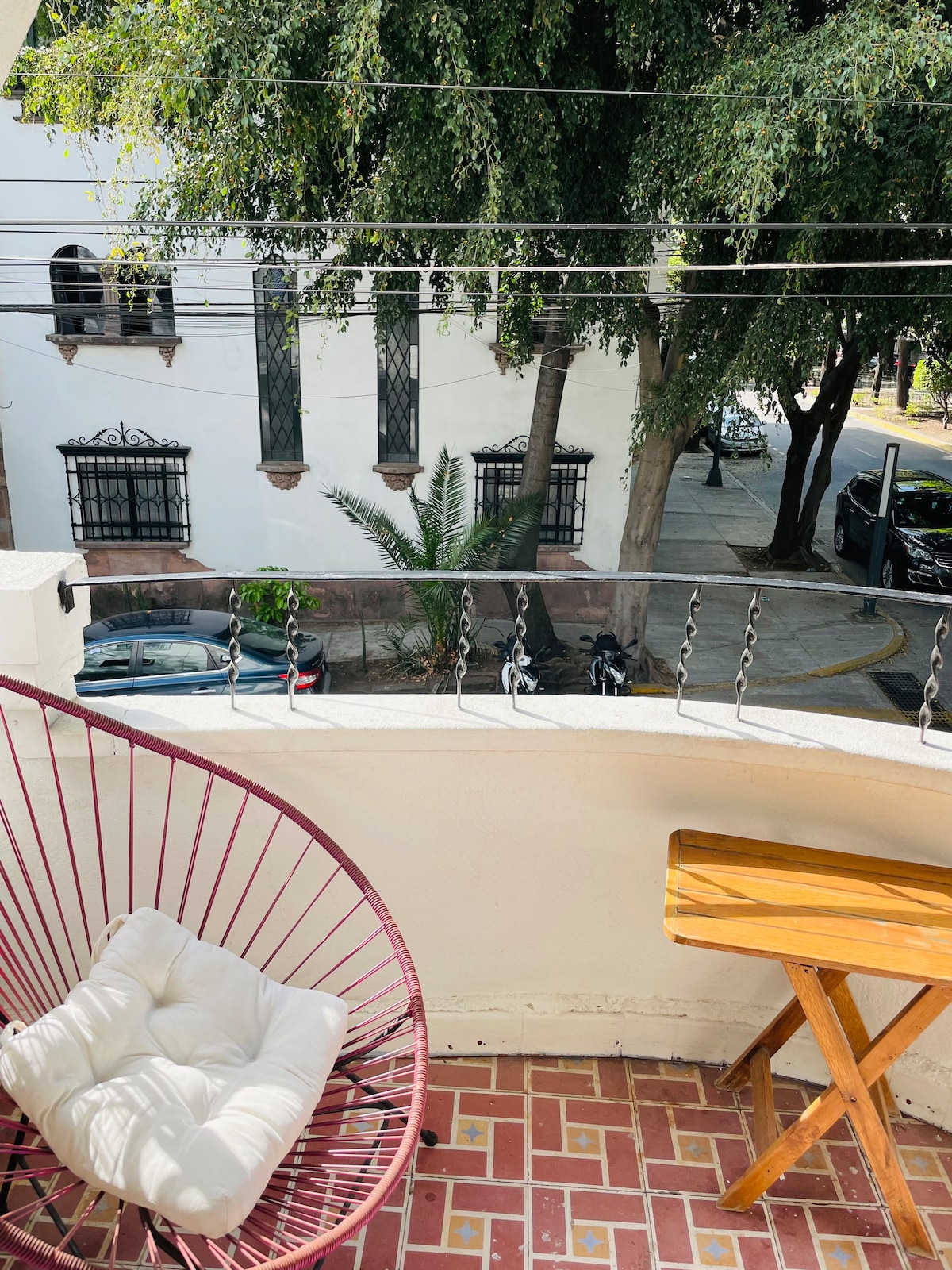 阳光明媚、温馨的公寓，带阳台，位于孔德萨（ Condesa ）